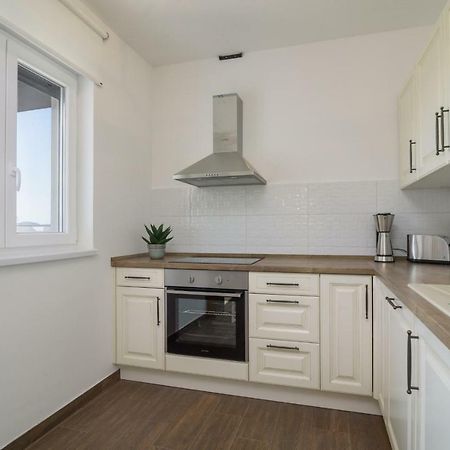 Luxury Apartman Ivana Трогир Екстериор снимка